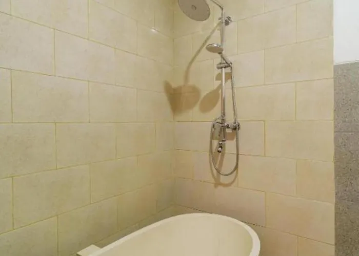 Adhidrawa Guest house 4*
